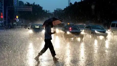 今年5月强降雨异常偏早偏强，核心是多重气候因素叠加导致。首先是副热带高压位置异常