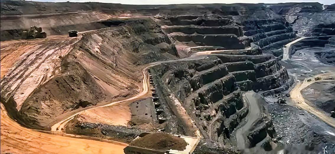 尼日尔矿业部长在接受《金融时报》采访时官宣，正和俄罗斯、中国、美国三方洽谈，打算