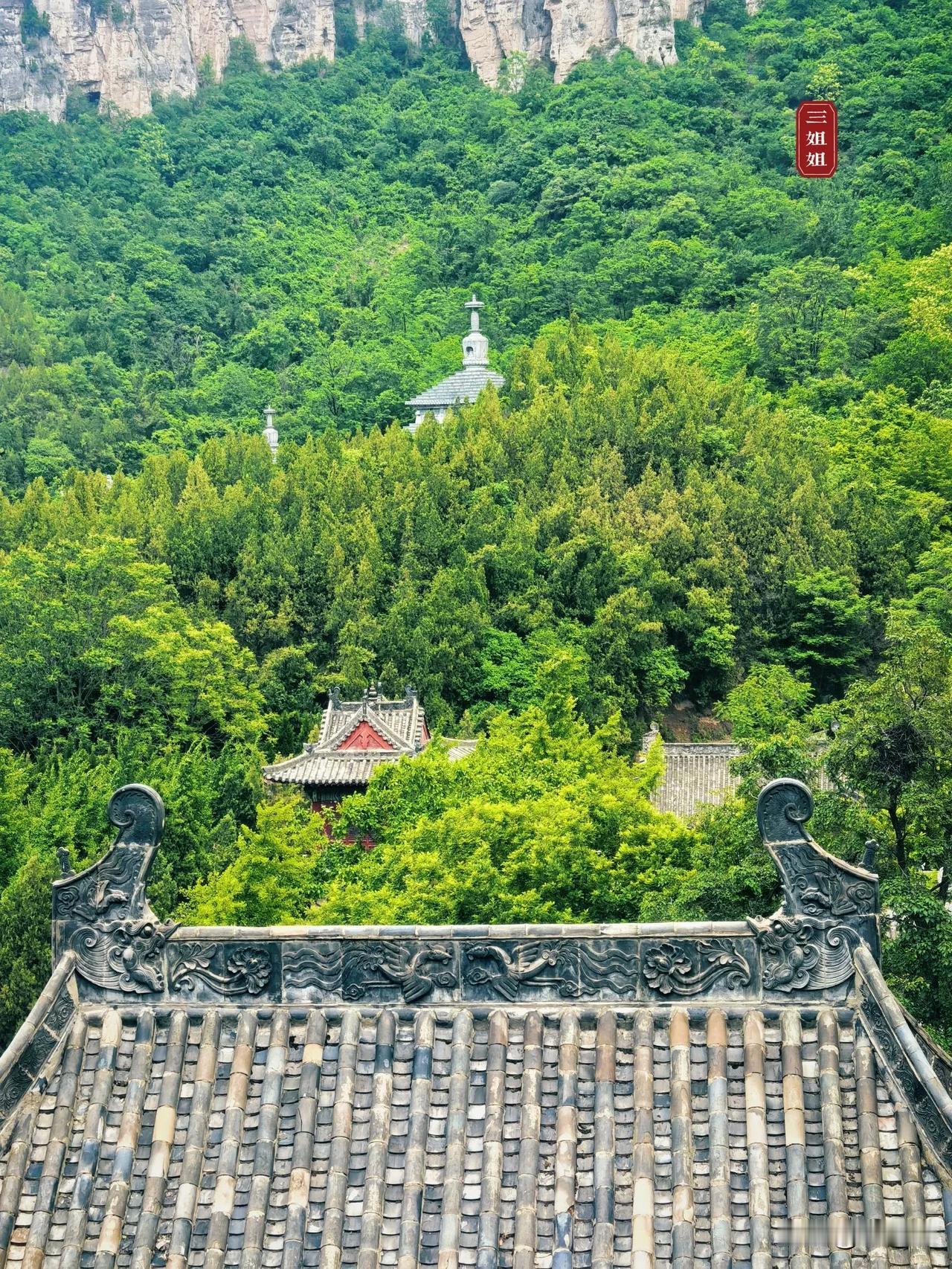 密境藏古寺，山水洗尘心。今天从郑州出发，一个多小时的车程，来到有着“释源祖庭”“