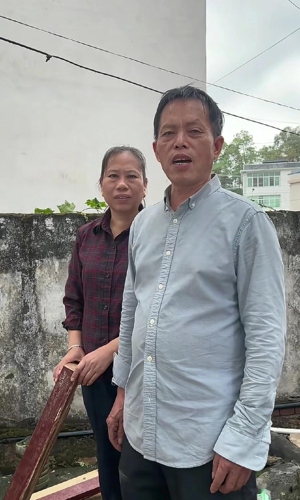 梁志辉爸爸终于要带货了。没想到评论区一边倒的声音。梁志辉爸爸刚发出视频，他接到了