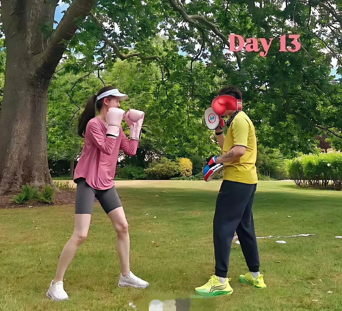 章泽天的生活太自律了，不是健身就是爬山，这素颜也是抗打的，生活不需要考虑生计，有