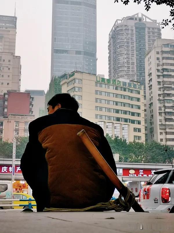 西安是个包容的城市，1300万人中，外地在西安生活，求学，打工的有几百万人吧？