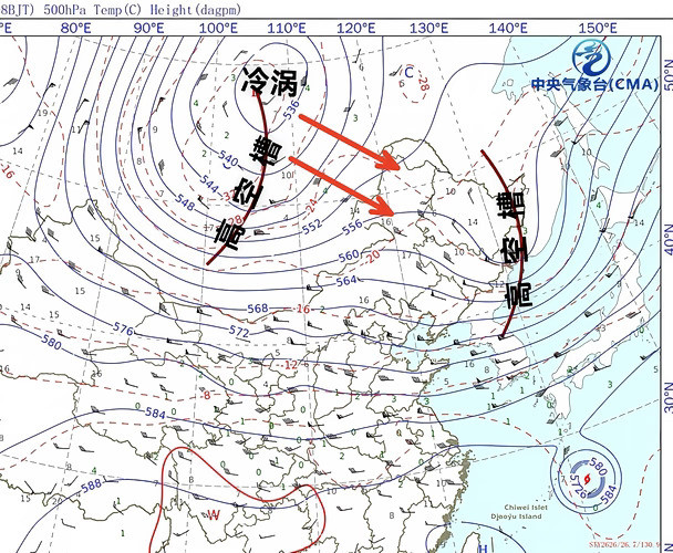 从9月28日8时500百帕和地面天气图上看，东北地区正处于高空槽后，东北南部受冷高压控制，结合卫星云