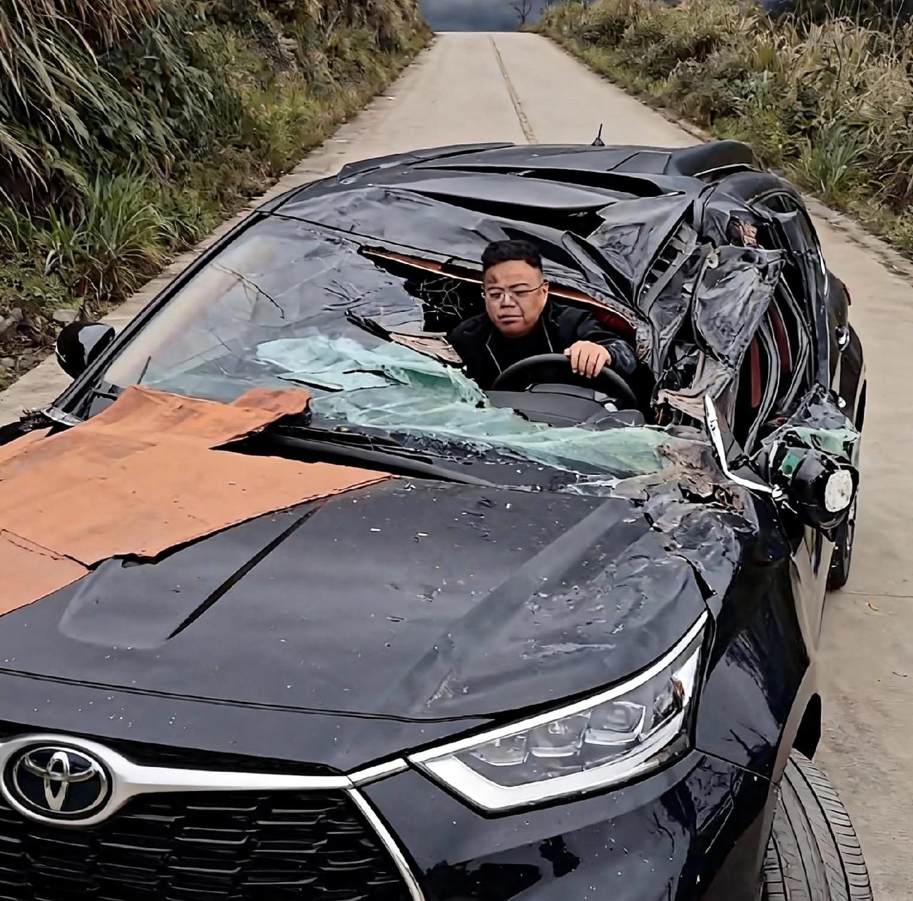 跑得太急，车都融化了？