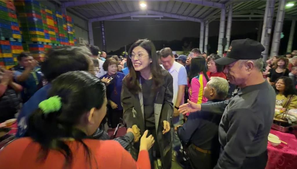 卢秀燕访美、郑丽文访陆卢子弟兵：分进合击台中市长卢秀燕3月11日启程访美，外