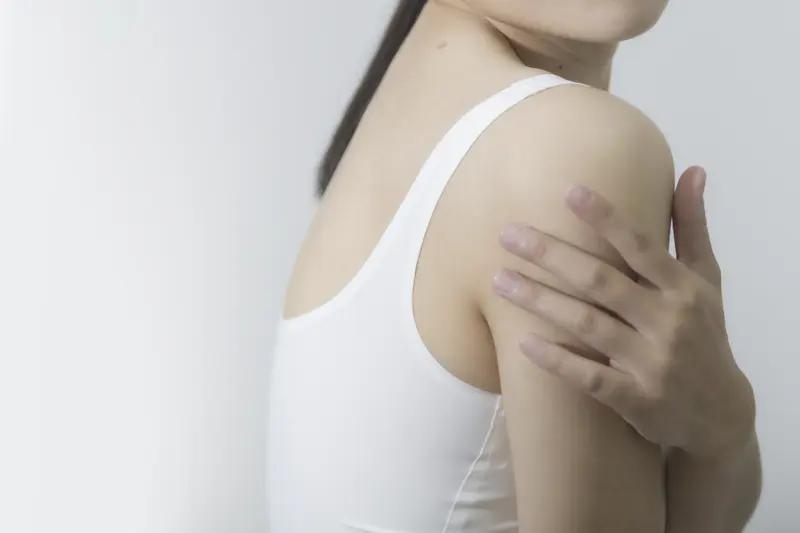 刷手机刷到脖子报废，结果“长寿密码”居然就是——靠墙杵着？！别笑，真事！不用办卡