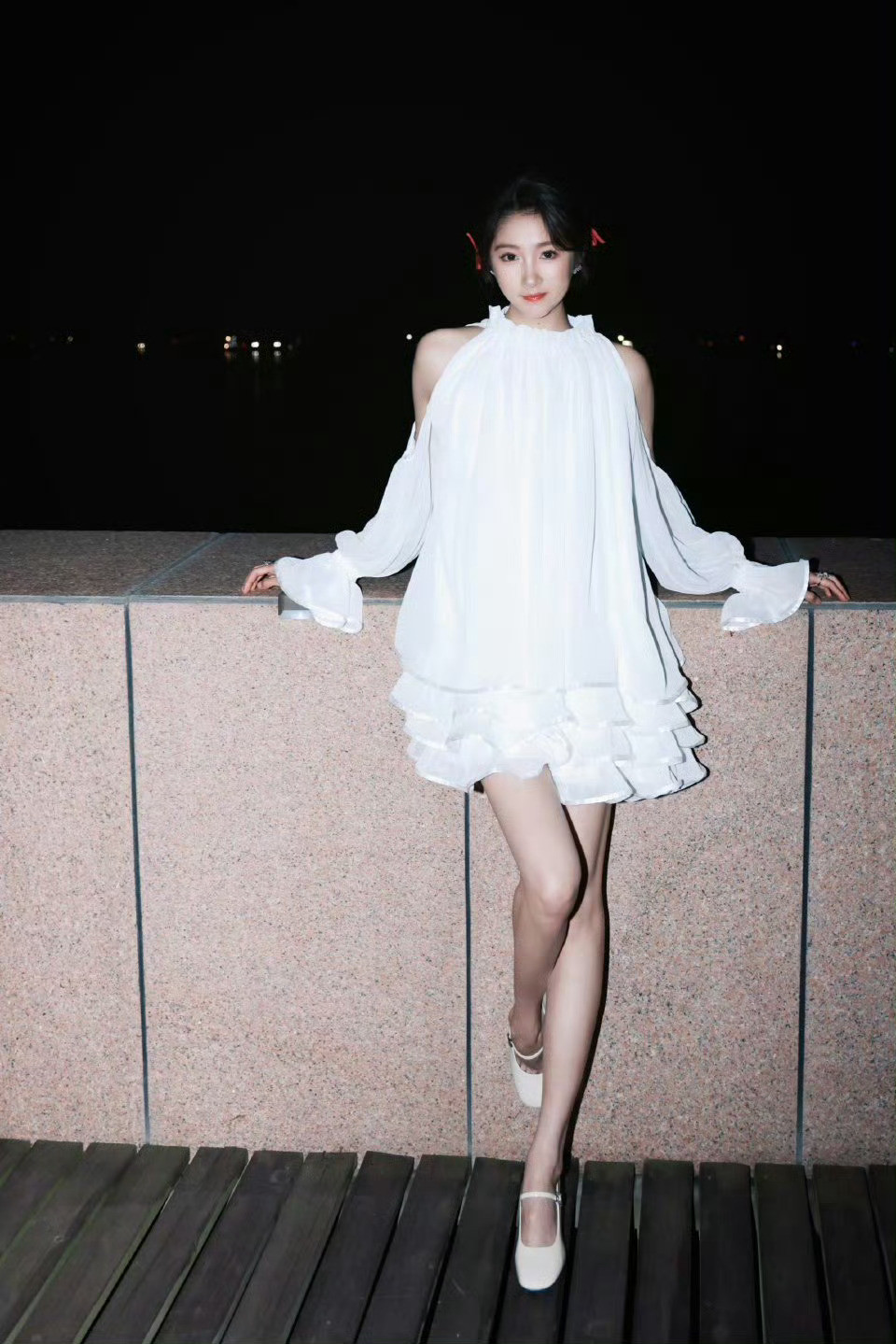 关晓彤好长的腿啊！！！好清纯甜美的彤🥰​​​