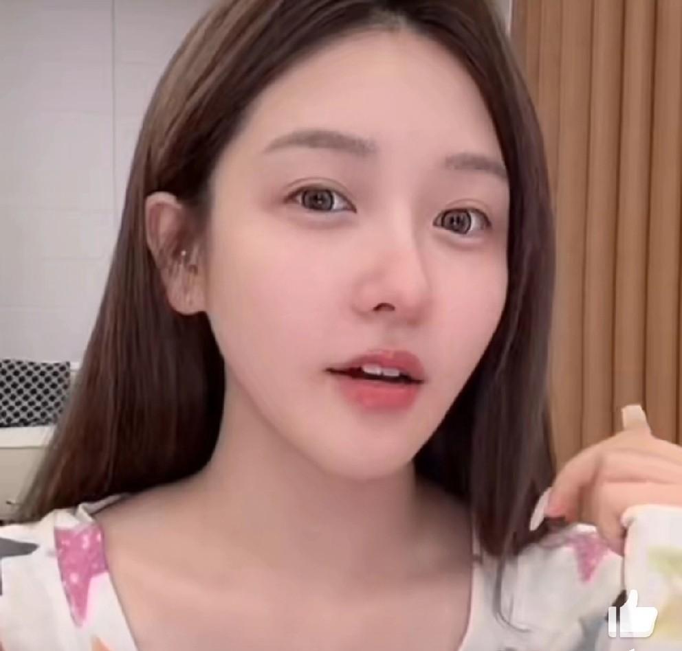 方丈前妻杜凤忍受不了造黄谣，必告你！杜凤被八卦主播造谣看见