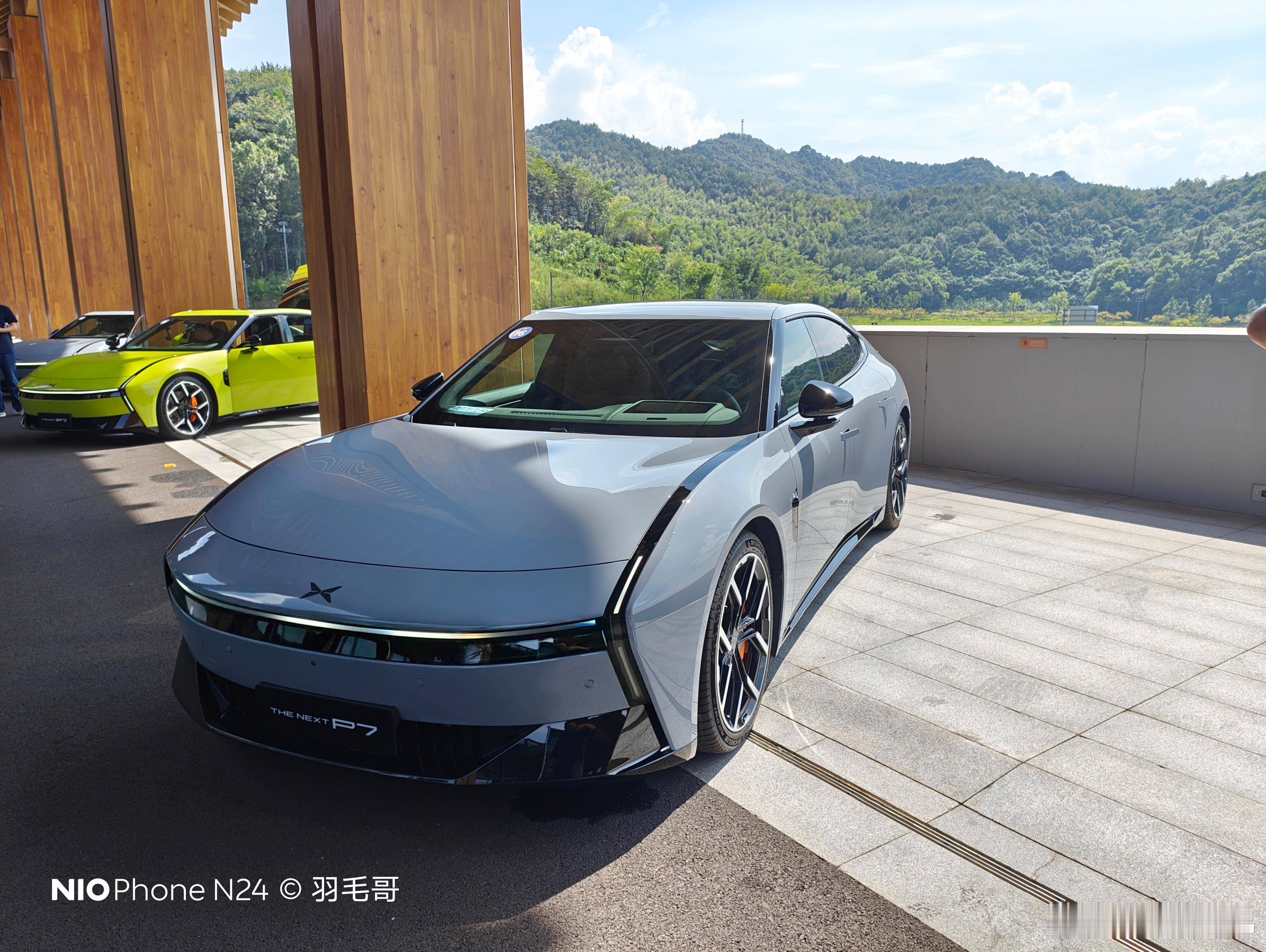 开车开车，我可太喜欢这盘子和安全带了哈哈哈电动兄弟全新小鹏p7首发评测​​​