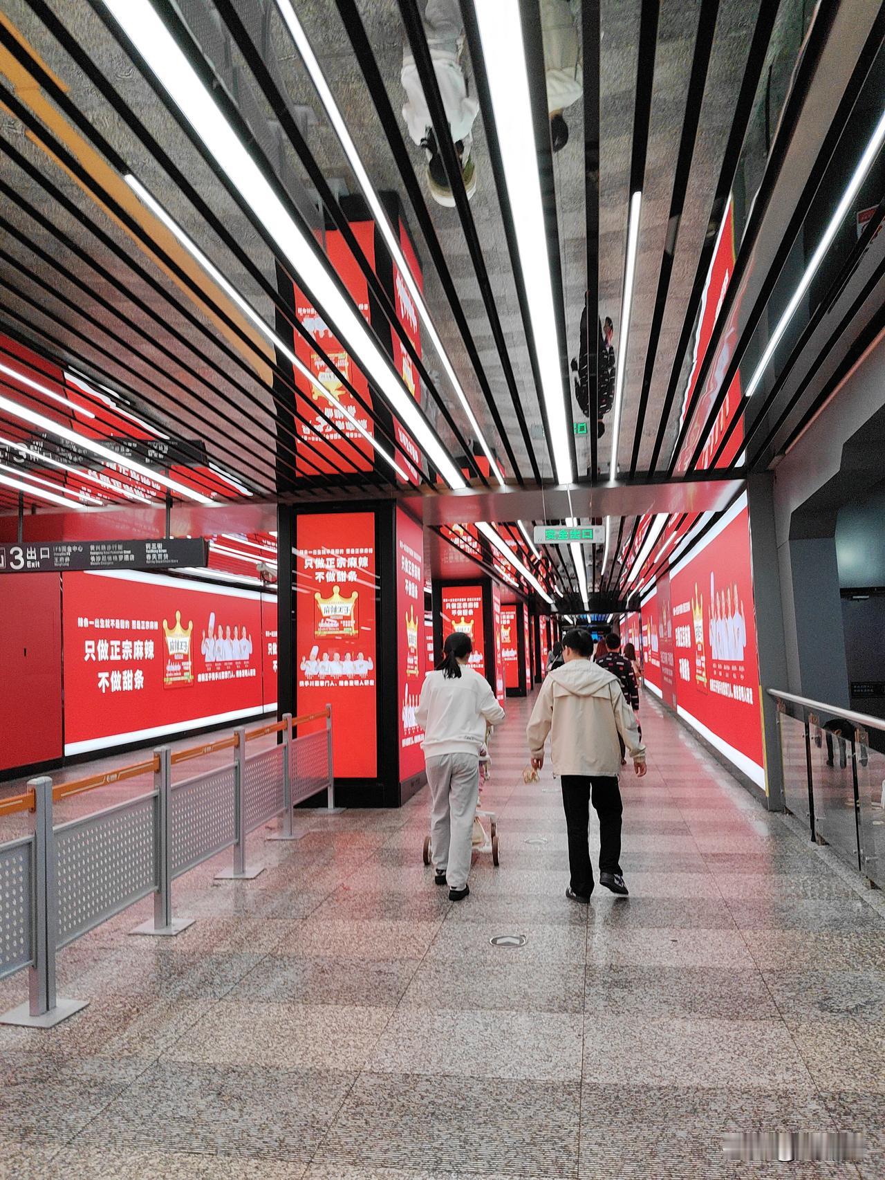 你发现没？只有社会真正需要你的时候，才不会对你挑三拣四。很多时候我们总被各