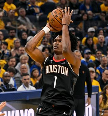 追梦：火箭没有争冠的可能。追梦格林在个人播客当中谈到了本赛季的争冠球队，他表示：