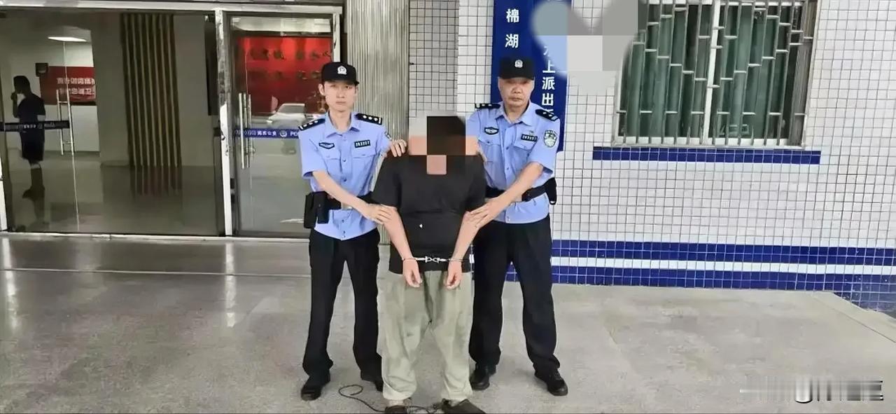 对门邻居昨天被警察带走了因为欠了装修款不给真不知道这人咋想的你装修房子