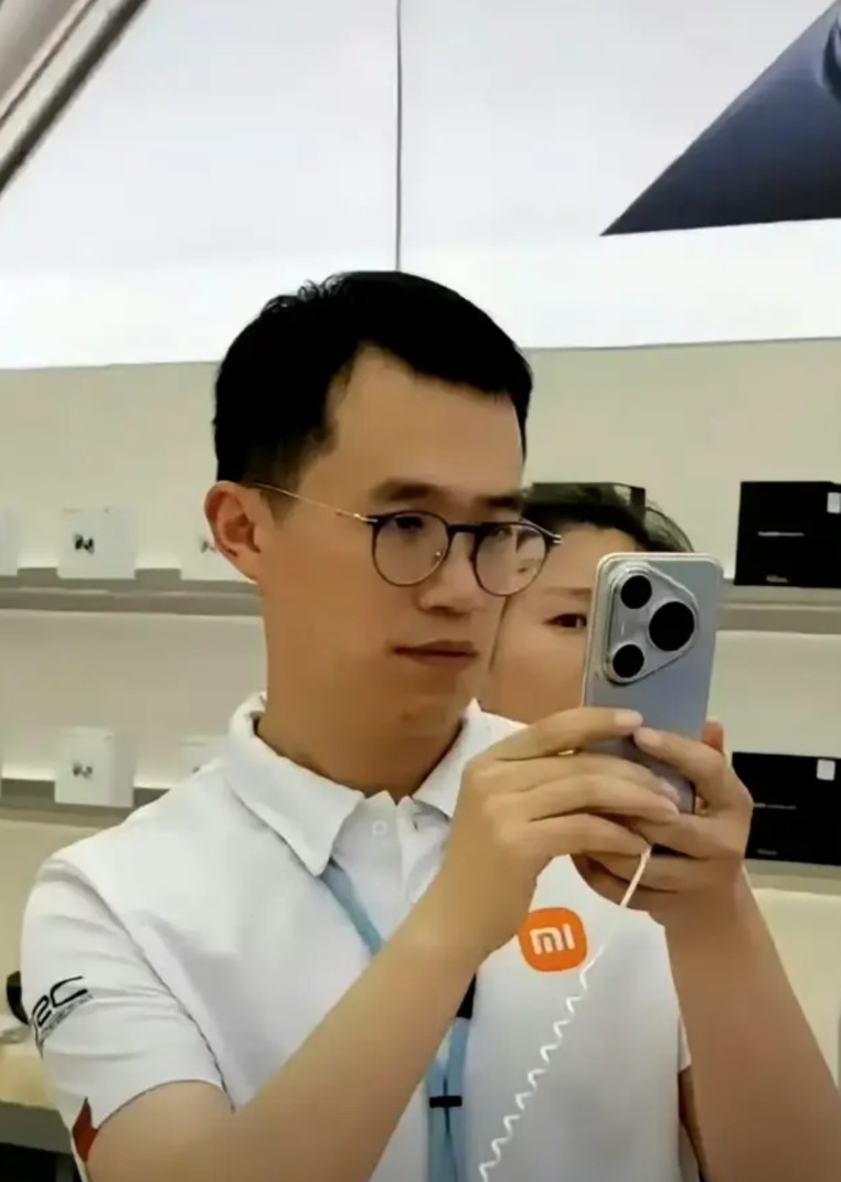 红米已经全面对标华为，这就好像印度对标中国，韩国说饺子是我们韩国的一样，从马达到