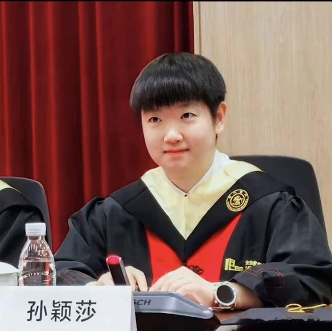 孙颖莎上海交大毕业致辞，让我们再一次体会孙颖莎的高度和心态👍莎莎在上海交大