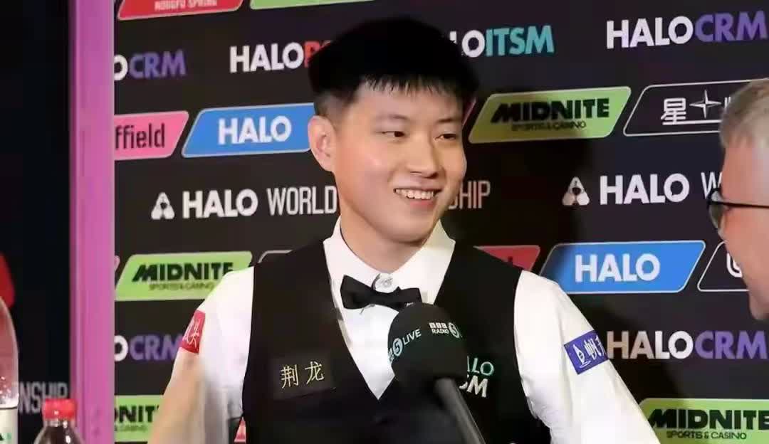 《赵心童赢了丁俊辉，晋级四强》今天的比赛丁俊辉确实尽力了，比分已经不重要。按照目