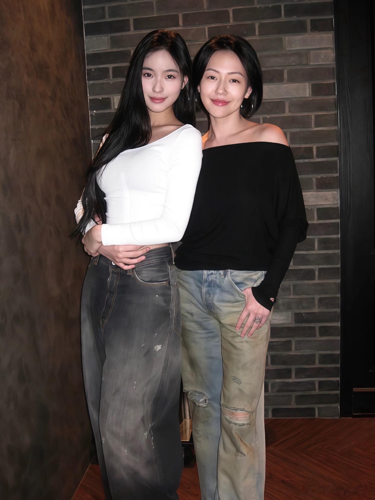 小S现身二女儿Lily画展人总要向前看的，希望小S越来越好[抱抱][抱抱][抱抱
