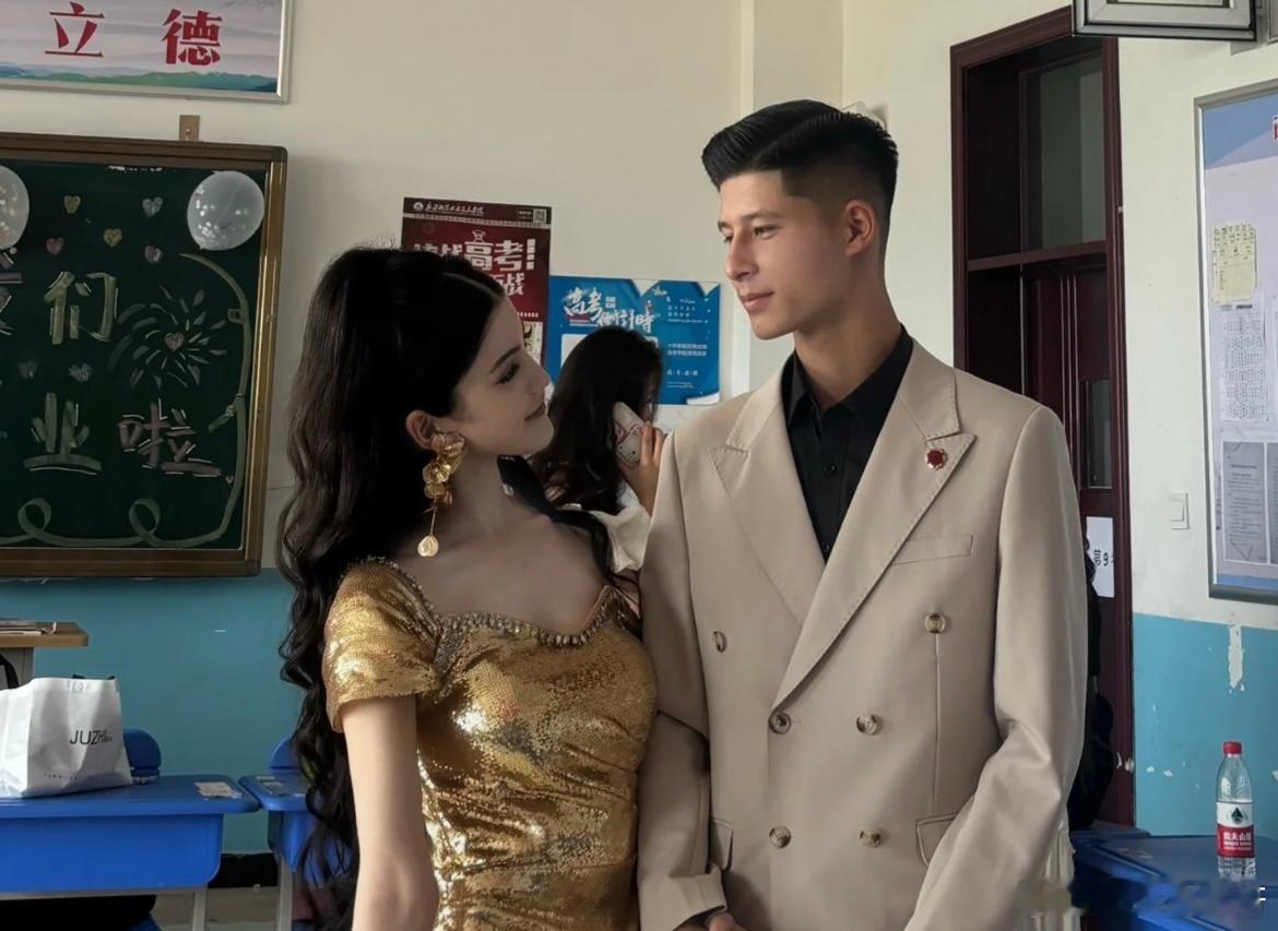 毕业典礼那天拍的合照​​​