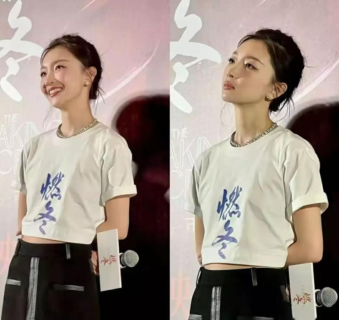 周冬雨变化大，以前脸凹短发瘦，现在立体饱满长发美，更上镜啦在娱乐圈这个瞬息万