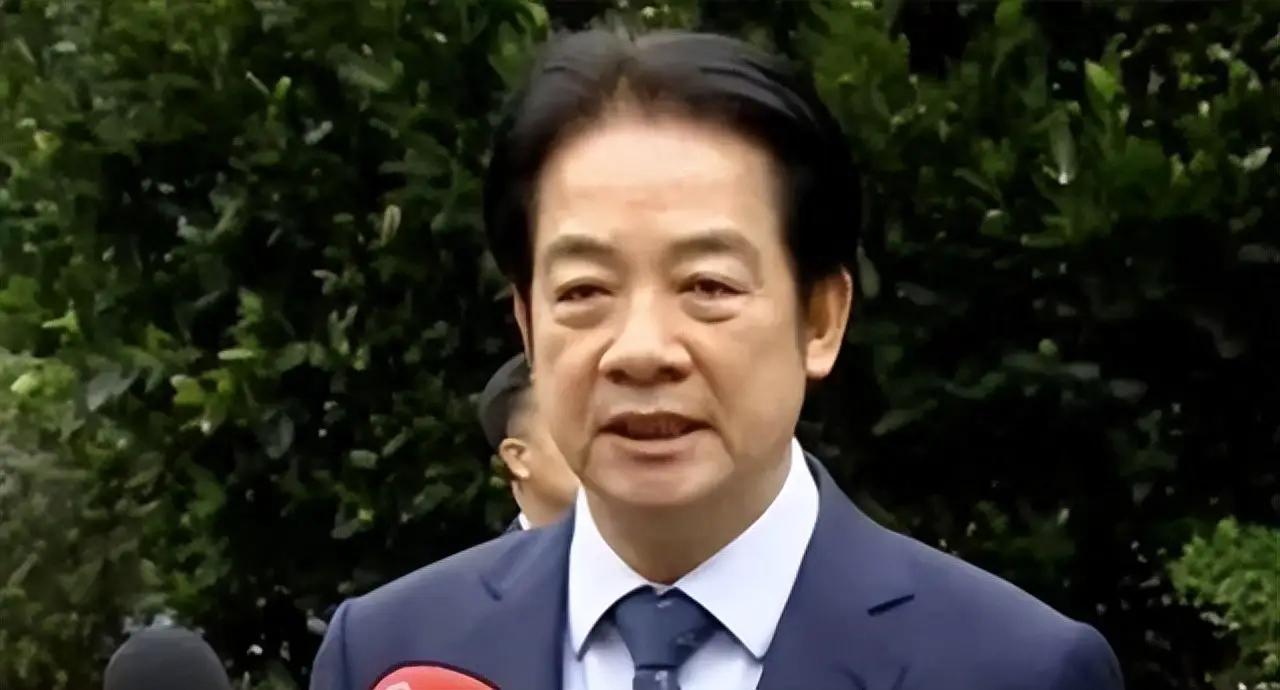 赖清德认怂了！在我们大军压境台岛之际，赖清德曾表示，“中共解放军今无预警发动正义