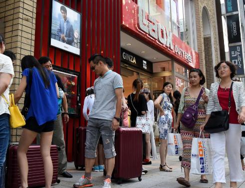 报应终于来了！殴打中国游客、禁止中国人进入、歧视中国游客，这些情况在国外屡见不鲜