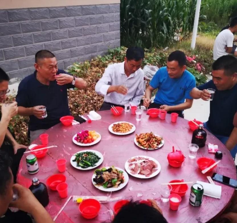 悲剧还是发生了！广东蕉岭，男子无偿开车帮朋友接亲，婚礼前一天晚上，他凑热闹，新郎