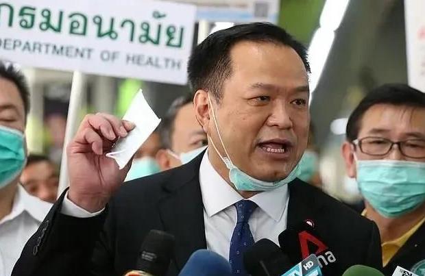 泰国大批民众现在估计悔不当初了！投票选出的总理阿努廷，掌权近一年始终死抓核心的内