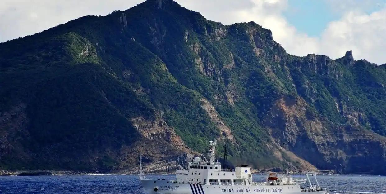 好家伙！日本又跳出来对中国海警船指手画脚了？6月14日，中国两艘带着机关炮的海警