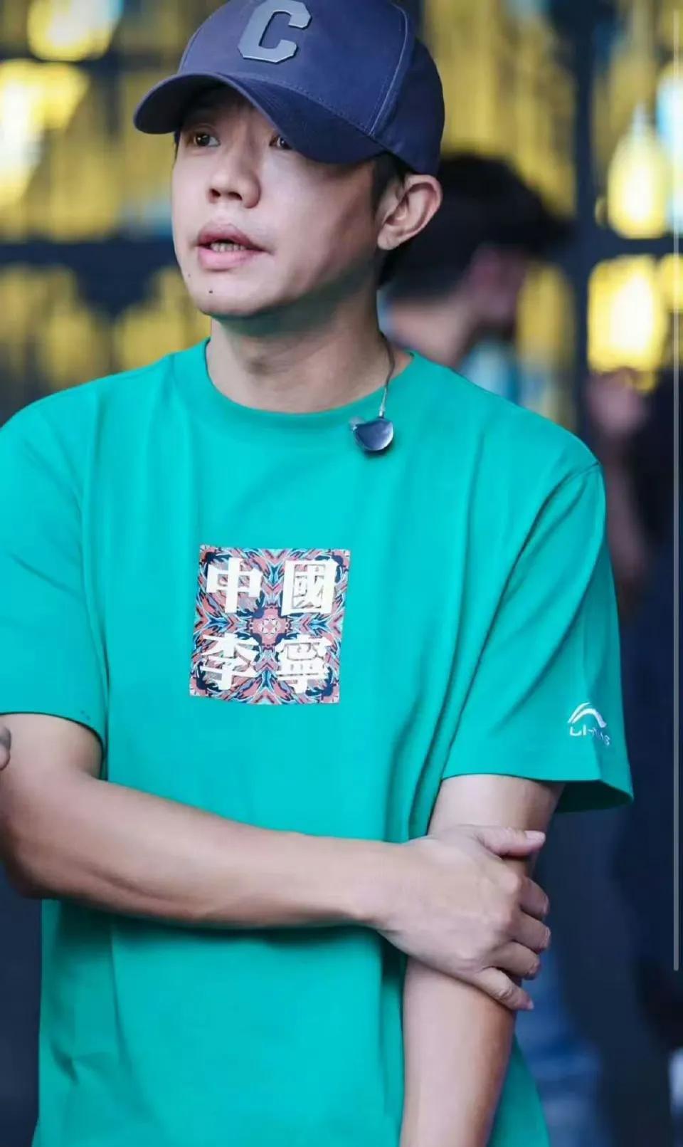 现在全网最烦恼的应该就是曾毅了吧？不是因为举办演唱会事情多，也不是工作压力大，