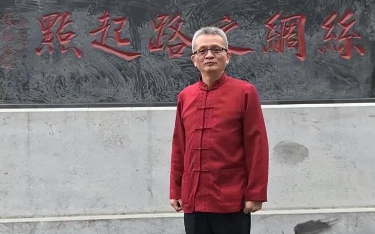 台湾富豪魏明仁“胆大妄为”：在台湾省建毛主席纪念馆，升共产党党旗，举办升旗仪式，