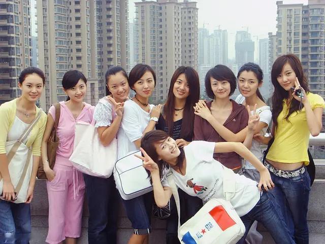 突然想到景甜和爽子还是大学同学​​​