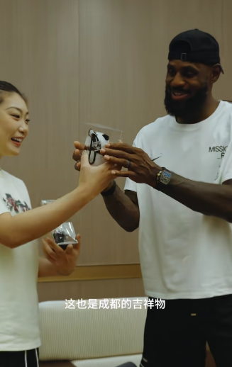 女篮球员李梦真有排面，虽然没有进入国家队，有过不好的个人行为这都不重要，重要的是