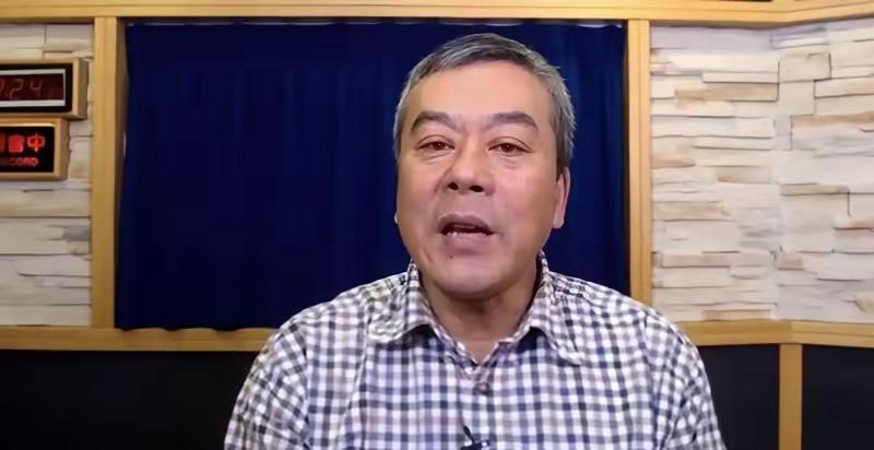台湾政论节目昨天又冒出个热乎的吐槽，媒体人董智森直接怼柯文哲，说大伙压根不用理他