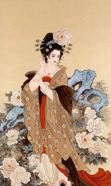 深夜，38岁的杨贵妃正在侍寝69岁的李隆基，宽衣解带后，两人正想进入梦乡，突然门