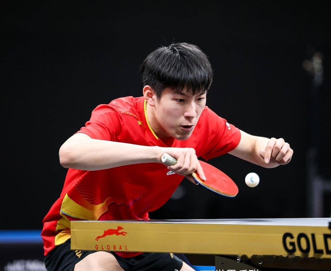 温瑞博3-1达科，很轻松晋级男单决赛。温瑞博开局就强势发动，很轻松11-4先下