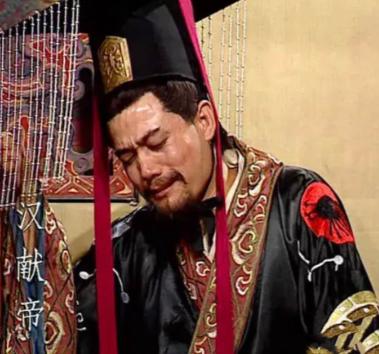 220年，曹丕废了汉献帝刘协，刘协问道：“你不会杀了我吧？你父亲魏王可是说过，让