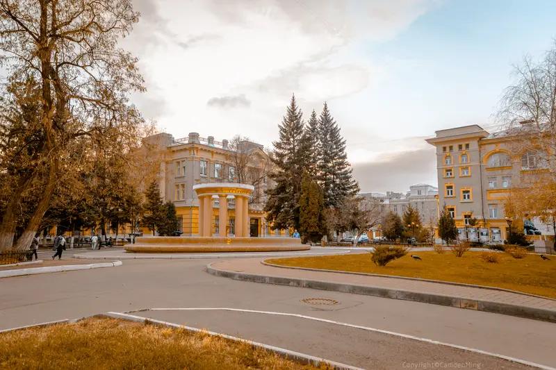 孩子上高一开始。家长就学习报考知识。孩子在学习，家长在考证。孩子没有什么目标