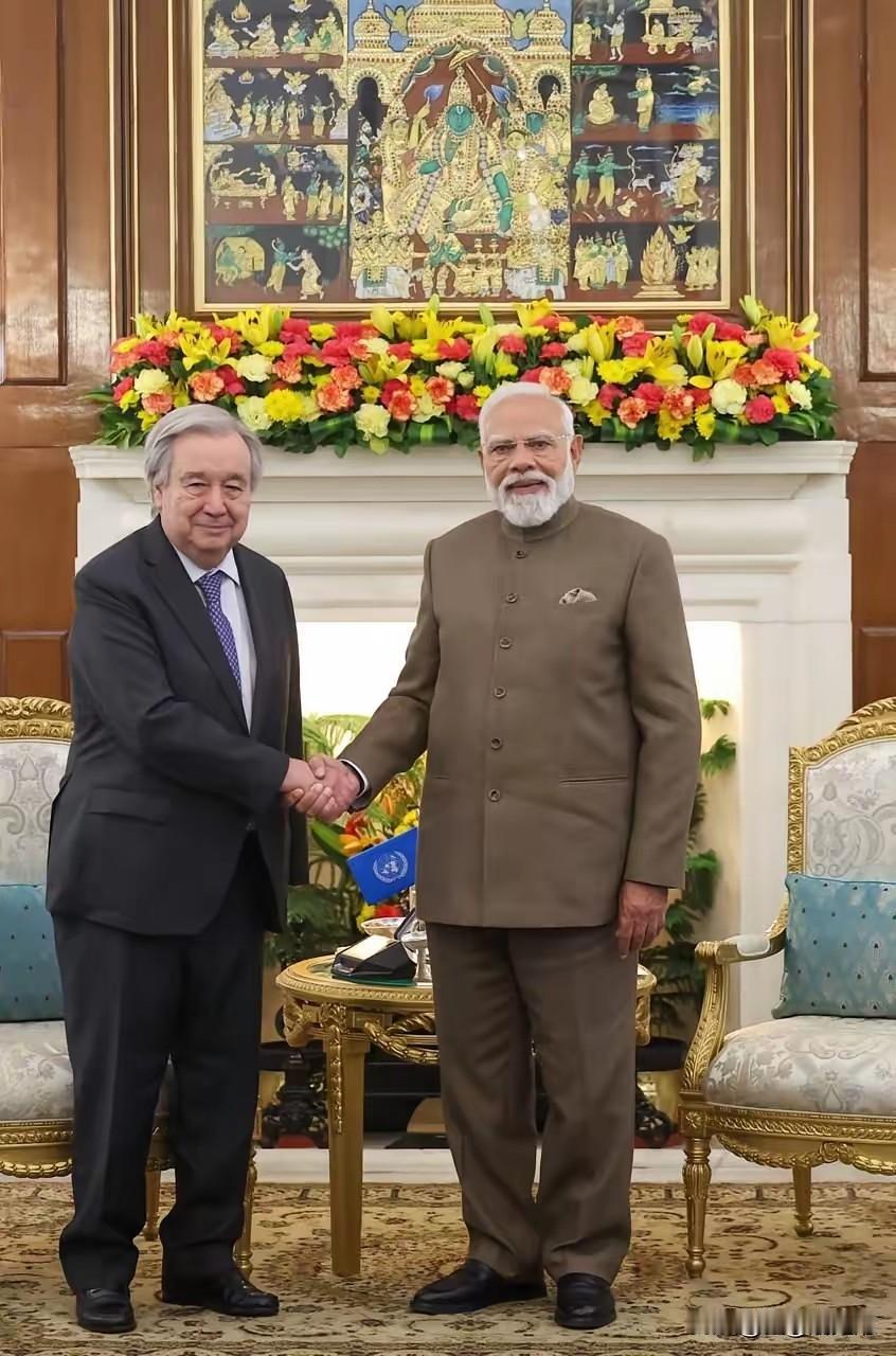 印度举办有史以来最大规模的AI全球峰会，遗憾的是印度差评如潮，但印度总理莫迪却迎