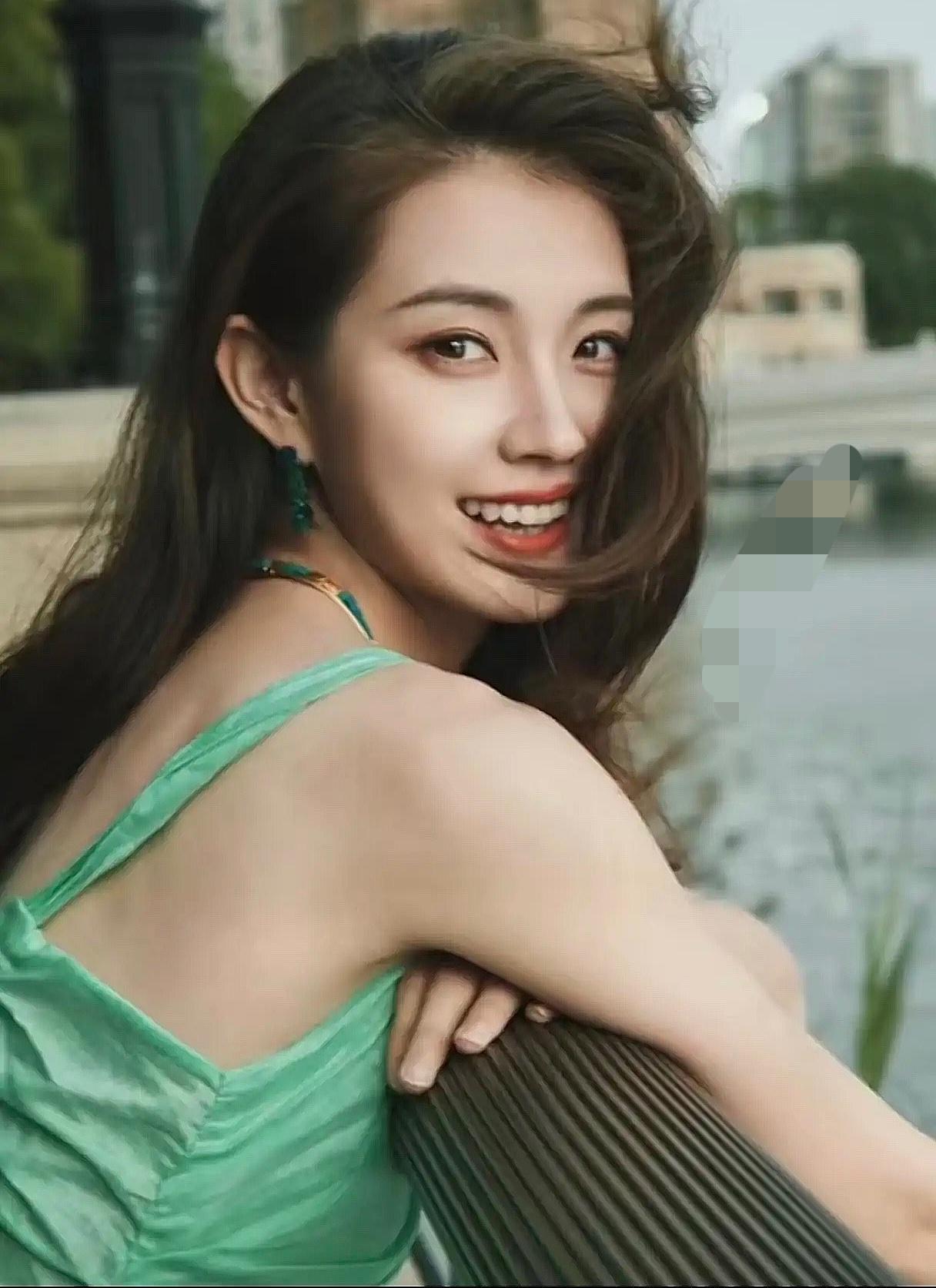 我有种预感，郭宇欣以后不会再演短剧了，她可是正儿八经中央戏剧学院表演系毕