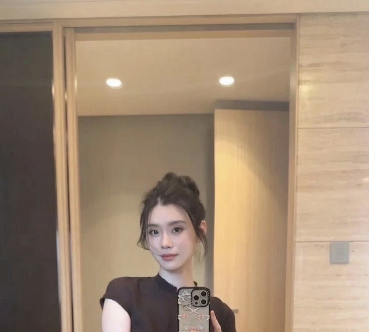 奚梦瑶现在的样子，感觉特别自信，有一种贵妇感…你觉的呢？