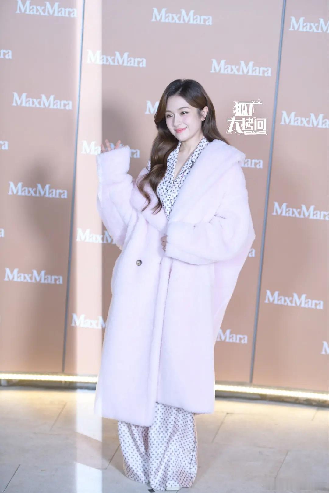 李兰迪狐厂生图MaxMara这品牌是真的适合她​​​