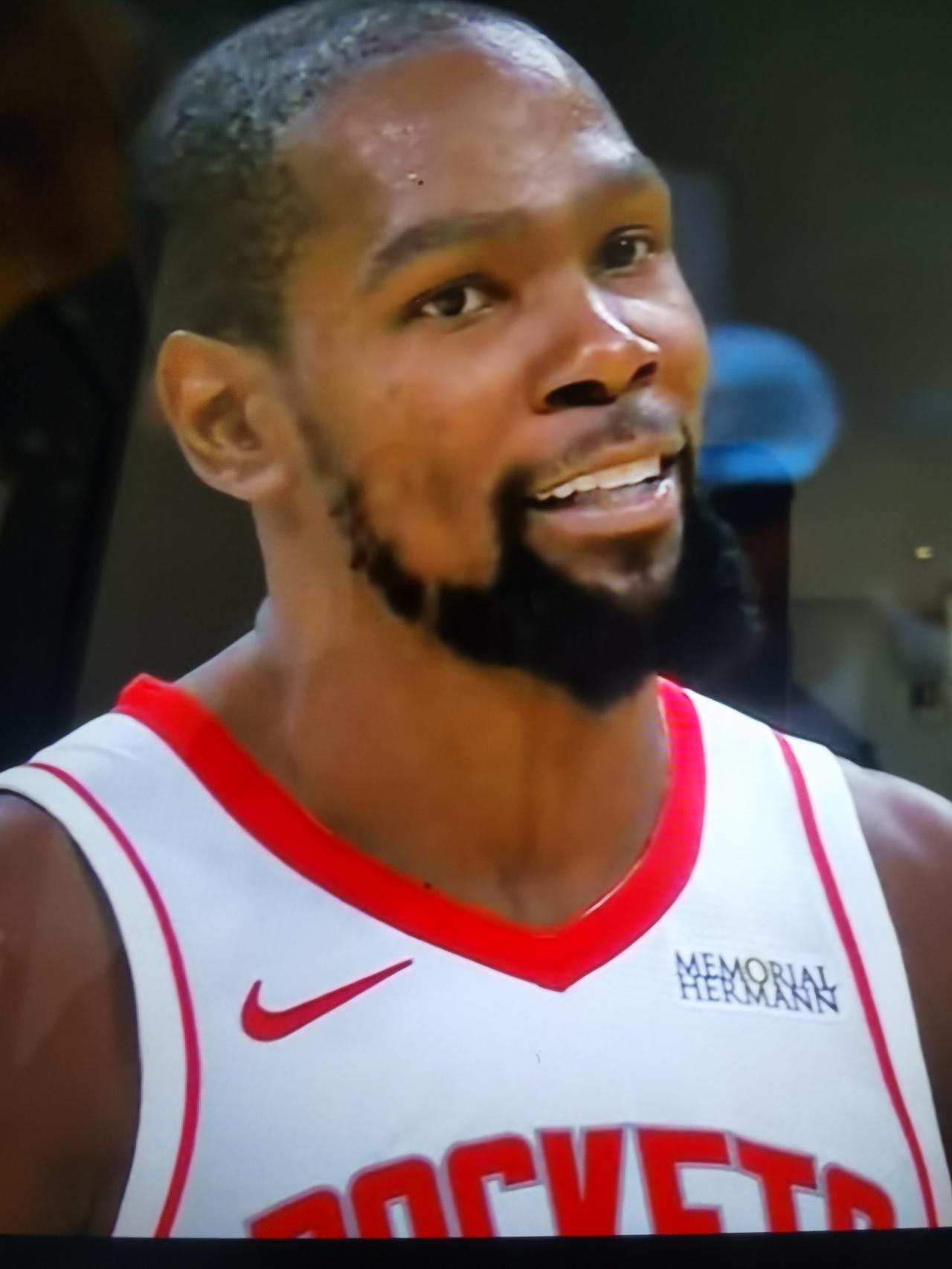 火箭没选莫布利不遗憾火箭客场114-104，击败骑士。整体实