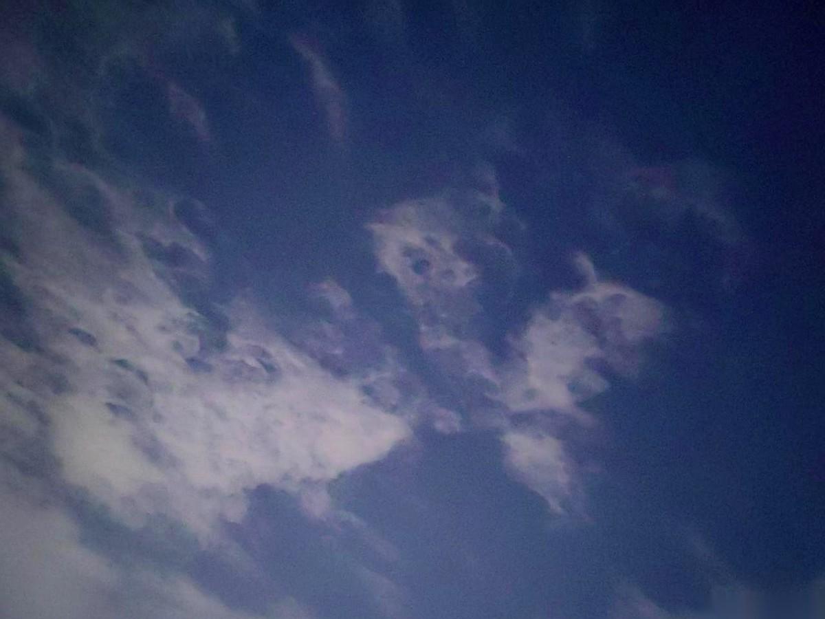 其实诸葛亮自己心里门儿清，北伐这事儿，基本就是逆天改命，赢面小得可怜。他自己在