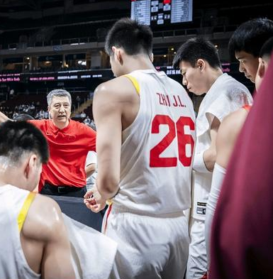 中国男篮已经返回了国内。据国内媒体消息，中国男篮已经抵达了北京，就地解散，所有球