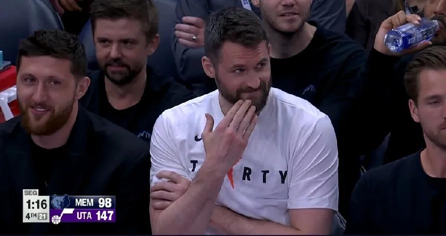 nba史上最奇葩比赛，没有之一！爵士46分打爆灰熊，双方加起来13人打球，灰