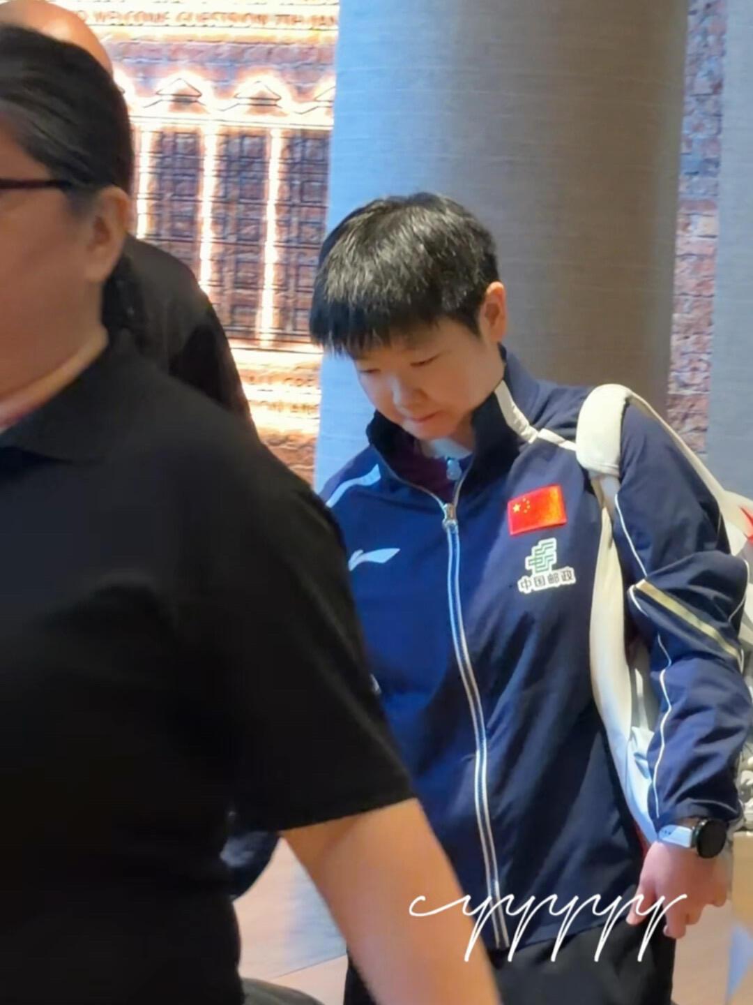 莎莎去上训，美好的三月第一天，保镖前后大体格，就是要给到安全感，生人勿近！孙颖