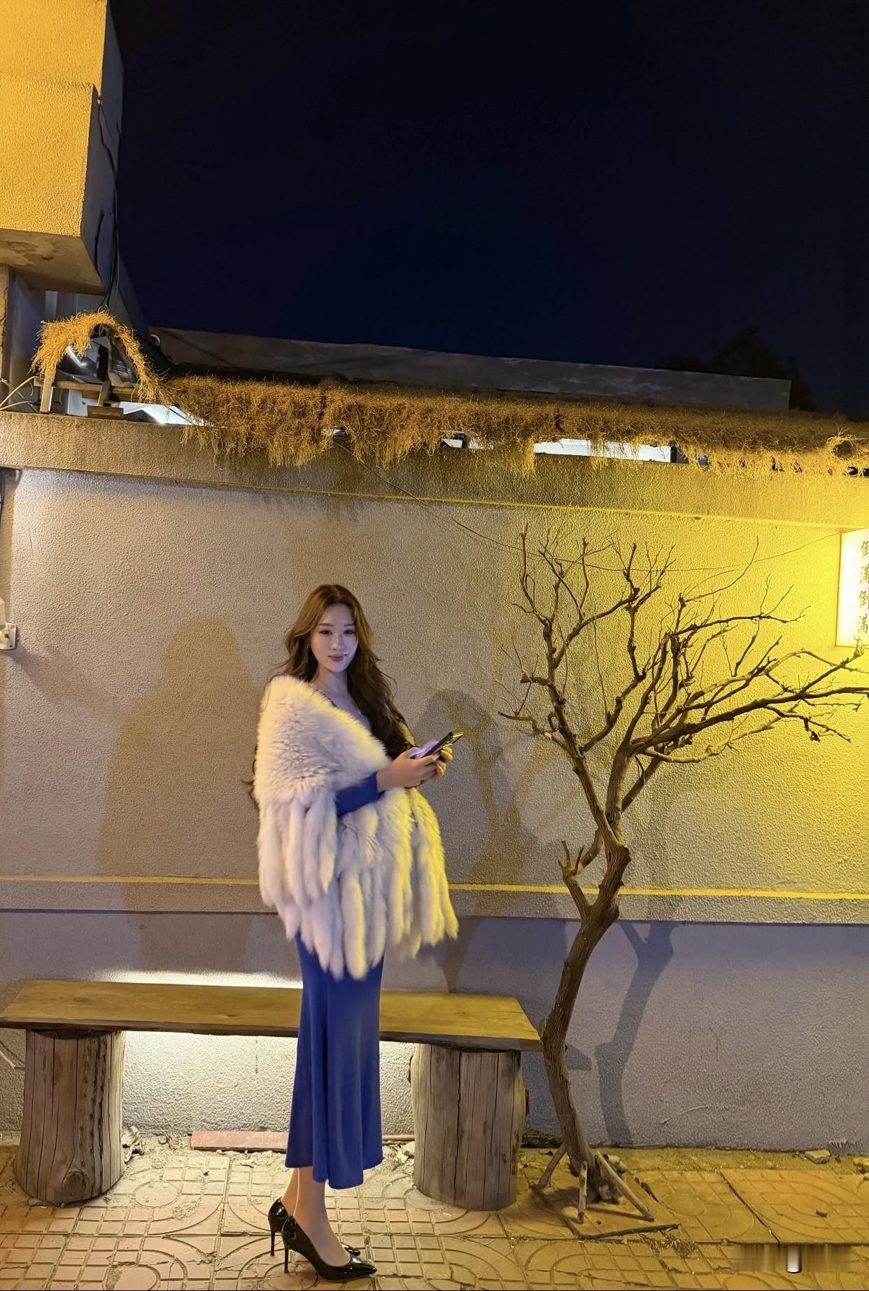 你觉得女人最高级的性感是什么内在的自信是一种高级性感，这种自信源于对自己的认可。