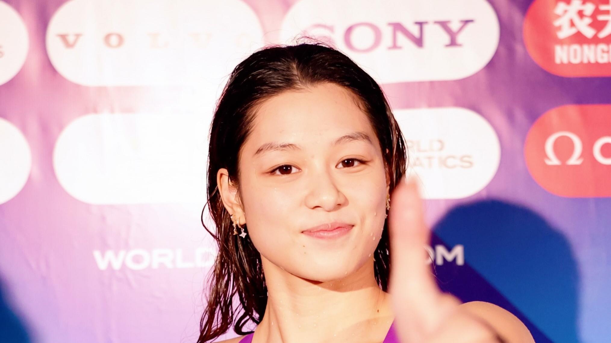 夺三连冠+破纪录！中国21岁游泳女神崛起大闪耀：又美又飒