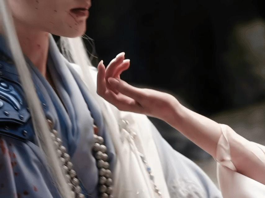 陈瑶摸喉结居然是临场发挥[爱心][爱心][爱心]陈瑶也太会了吧！临场发挥直接封