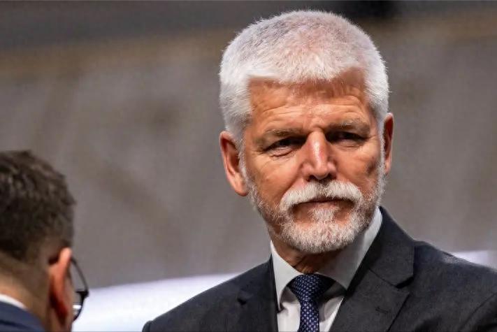 警报在东欧边境真响了，捷克直接放话：敢来挑衅，别怪我们不客气2025年12月