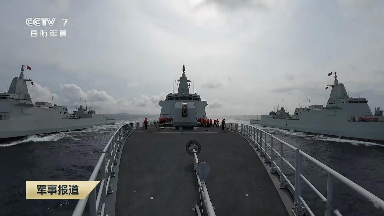 左边055，右边055，中间😯……哦，我自己也是的[汗]……这么